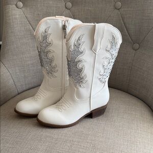 White Western Cowgirl Boots with Silver Embellishment